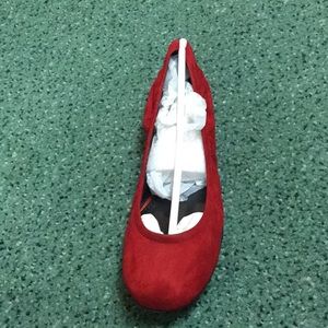 Vera Wang Lillian Flats